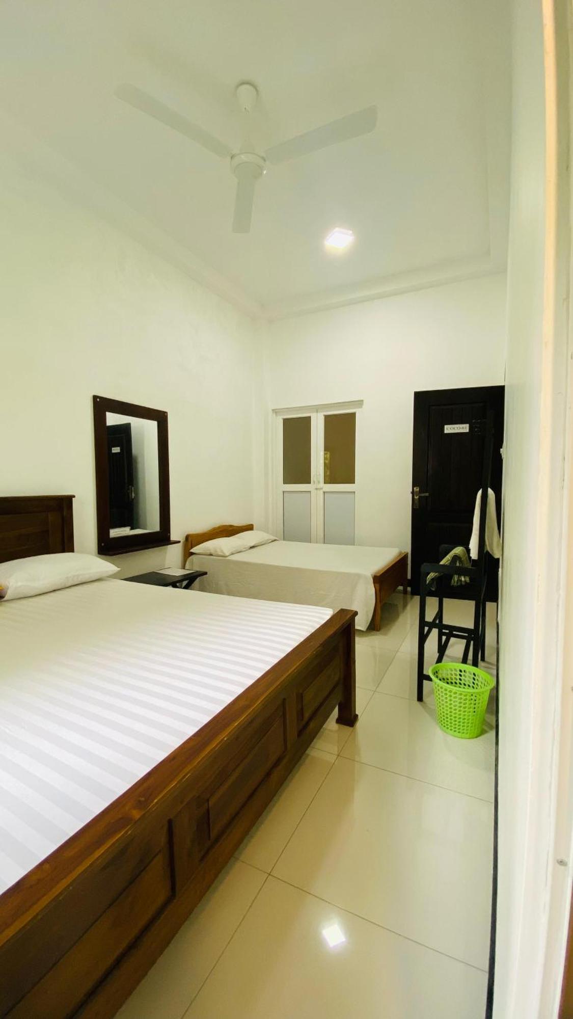 Coco Rooms Galle Bagian luar foto
