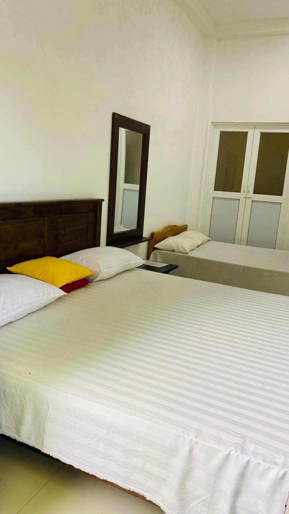 Coco Rooms Galle Bagian luar foto